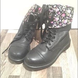 Dr. Martens Versatile Combat Boots